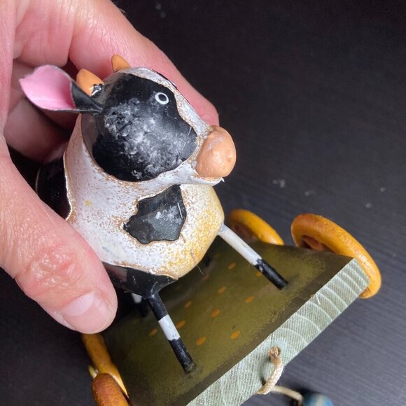 Vintage METAL COLLECTABLE  COW ON wheels by innovation "MES AMIS" COW PULL TOY - Picture 14 of 15